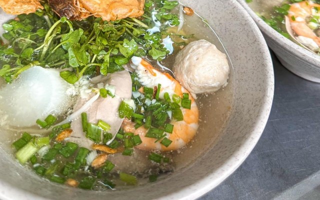 Bún Mì Vàng Akeeng - Tôn Thất Hiệp