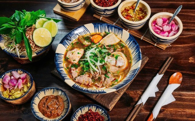 Mệ - Tiệm Ăn Bún Bò Huế - Dương Bá Trạc