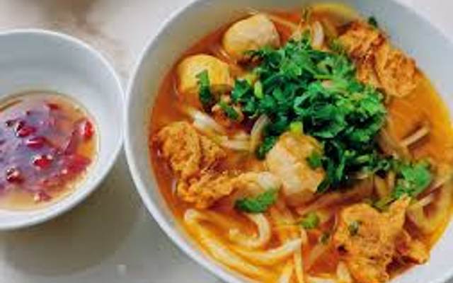 Bánh Canh Chả Cua, Nậm & Lọc Huế - O Nhung - 432 Tôn Đản