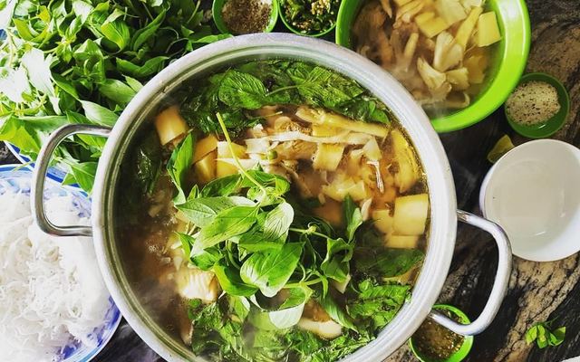 Quán Cô Năm - Lẩu Gà Lá É & Bao Tử Tiêu Xanh