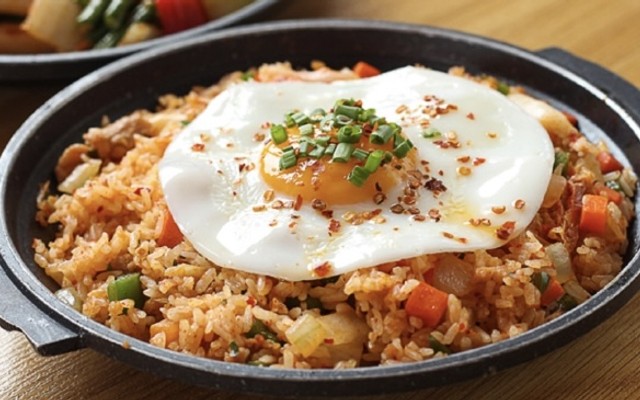 Tiệm Ăn Của Veee - Tú Xương