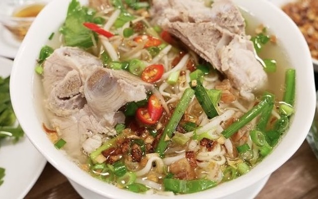 Quán Quỳnh Hủ Tiếu Bến Tre - Bún Riêu Cua - Huỳnh Văn Luỹ