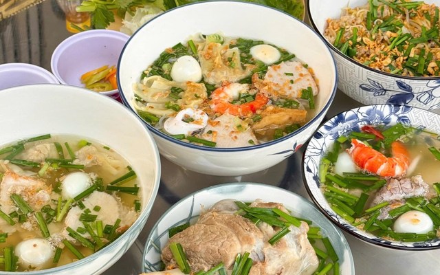 Quán Hủ Tiếu Mực & Bánh Canh Chả Cá - Hải Sản Tươi Vũng Tàu