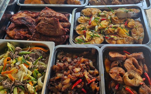 Quán Cơm Cô Nở - Cống Quỳnh