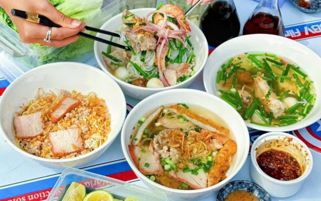 Tuấn Mập - Hủ Tiếu Mực