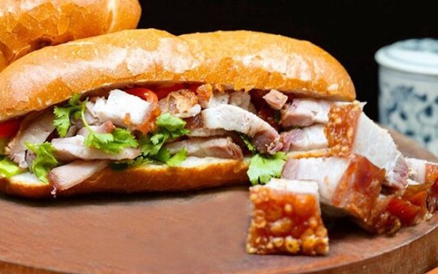 Bánh Mì Heo Nướng Lu Thuận Thảo - 26B Chu Văn An