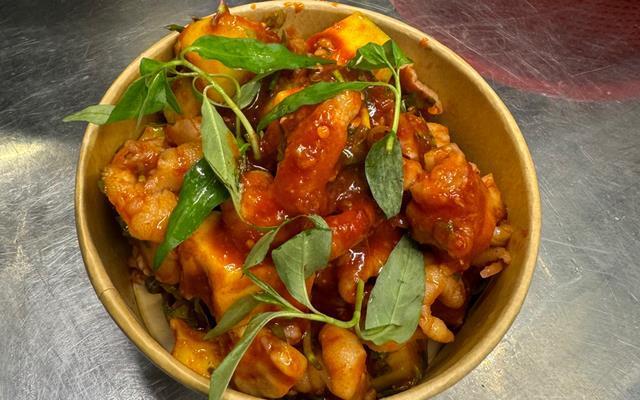 Chân Gà Rút Xương Sốt Thái - 2 Anh Em - CN7 04 Trần Cao Vân