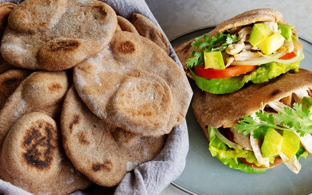 Pyramids Restaurant Halal Food & Coffee