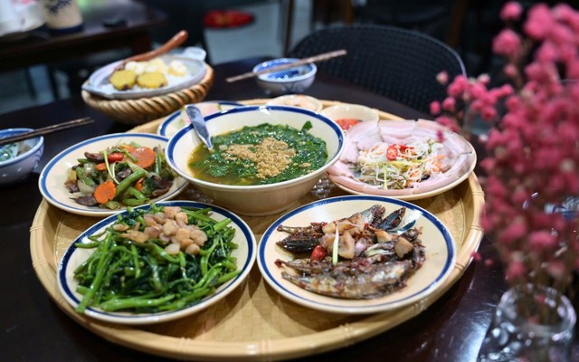 Tiệm Cơm Nhà Nia - Cơm Dĩa, Cơm Mẹt & Phá Lấu Bò - 15 Hoàng Hiệp