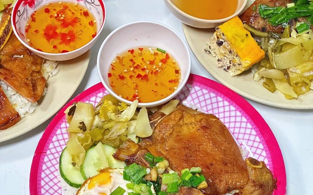 Quán Cơm 36 - Cơm Tấm Đêm