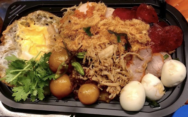 Tiệm Bánh Mì KT - Xôi, Bánh Bao & Giò Chả - Trần Hưng Đạo