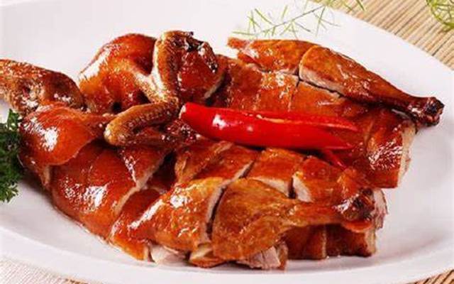 Quán Thịnh Phát - Vịt Quay Da Giòn, Giò Heo Giả Cầy & Bún Cá Thác Lác