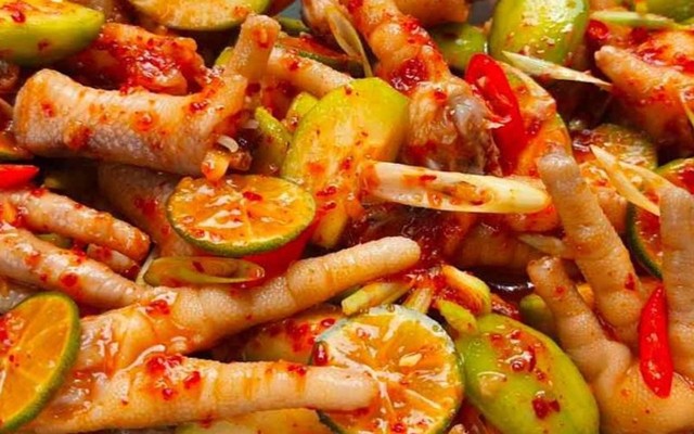 Gà Ủ Muối & Chân Gà Sốt Thái - 100 Trần Phú