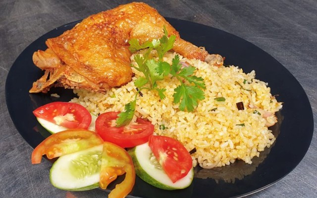 LONG KÝ - Cơm Gà & Bò Né - Nguyễn Oanh