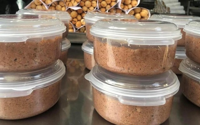 Pate Cột Đèn & Bánh Mì Cay Cô Ngọc