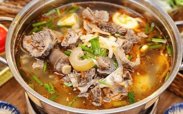 Thiện Tân - Lẩu Bò & Lòng Heo Xào Nghệ