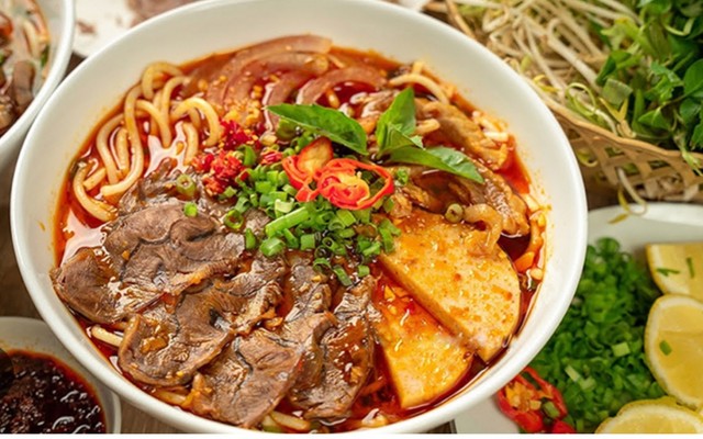 Bún Bò Cô Tý - Cách Mạng Tháng 8