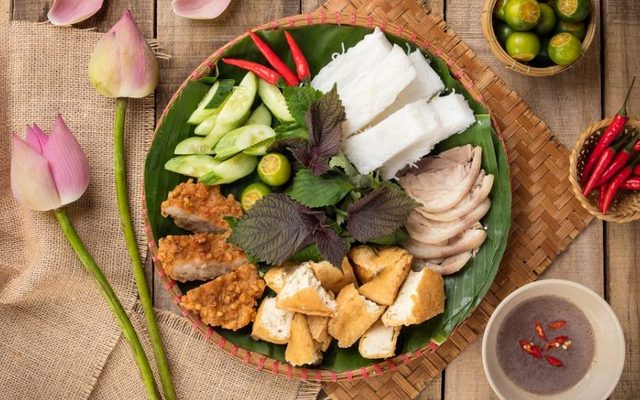 Bún Đậu & Nem Nướng Tráng Béo