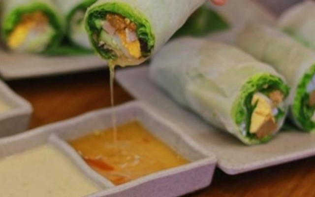 Bánh Mỳ, Bánh Tráng Cuốn & Bún Thịt Nướng - Út Vân