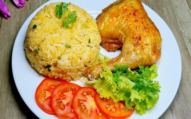 Bếp Ăn Mai Lê - Cơm Gà Xối Mỡ, Hủ Tiếu Xào & Mì Xào Giòn - Phạm Thế Hiển