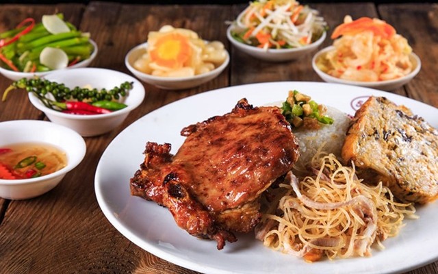 Cơm AMK - Cơm Rang - Cơm Tấm - Cơm Trộn Chảo Nóng - 139 Hermann