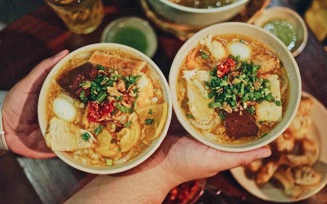 Bánh Canh Cua Bà Năm - Phạm Hùng
