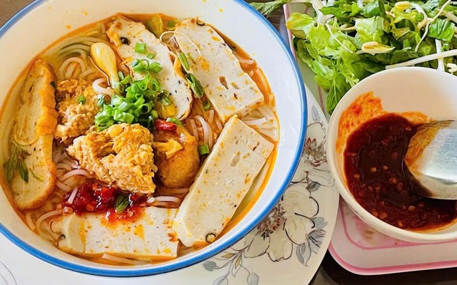 Quán Ngọc - Bún Riêu Cá & Mì Quảng