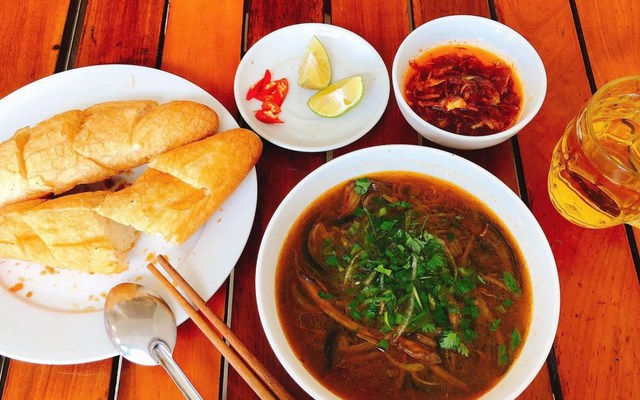 Súp Lươn Nghệ An - 8 Lê Văn Đức