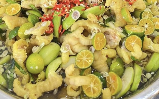 Ăn Vặt Anh Hoàn - Viên Chiên Thập Cẩm & Chân Gà Sả Tắc