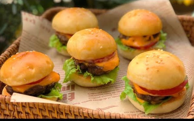 Hamburger TAKASE - Ga Vinh