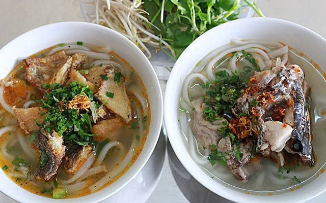 Miền Trung Quán - Bánh Canh Cá Lóc & Miến Gà - Đường 30 Tháng 4