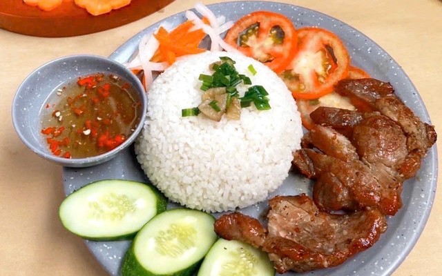 Cơm Tấm Tư Mùi - Nguyễn Hữu Cảnh