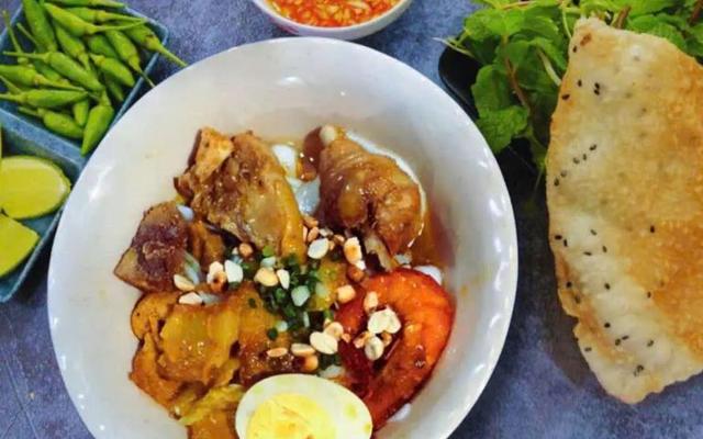 Mỳ Quảng Gà Đá A Tèo - 552-554 Điện Biên Phủ