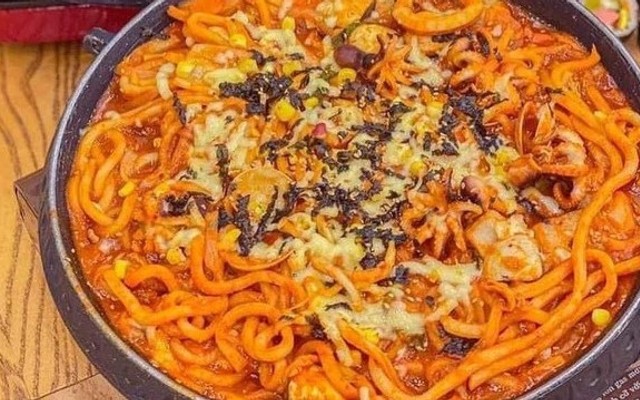 SIN Food - Mì Trộn, Gà Viên & Tokbokki - 184 Triệu Nữ Vương