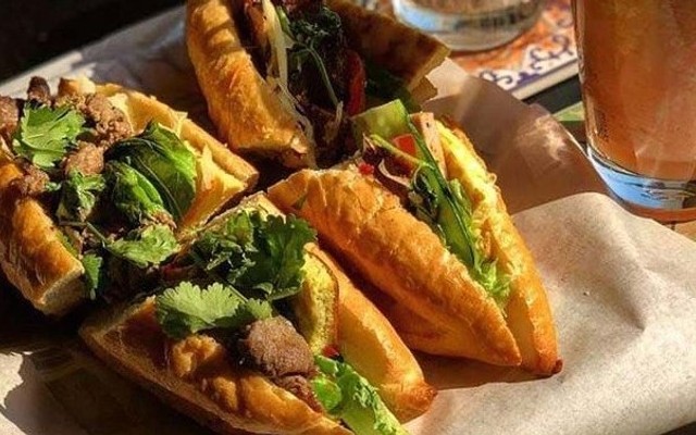 Bánh Mỳ Nướng Muối Ớt & Cà Phê Muối - Bánh Mỳ Thỏ