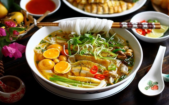 Tiệm Gà Cô Hiên - Phở Gà, Cơm Gà & Chân Gà