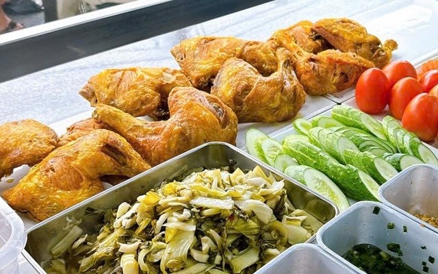 Cơm & Xôi - Những Chàng Trai - Lái Thiêu