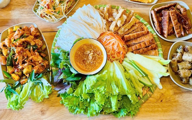 Nem Nướng Mạ Oanh - Nguyễn Xuân Ôn