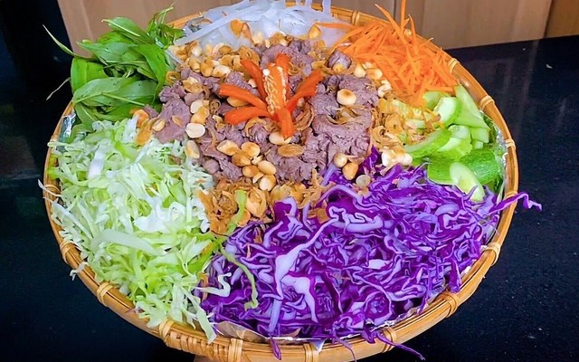 Mon Ngon Nhà Làm - Cam Cam - Chân Gà Sốt Thái & Gỏi Bò