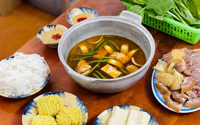 Lẩu Đuôi Bò Sân Bay B112 Since 2002 - Hoàng Long