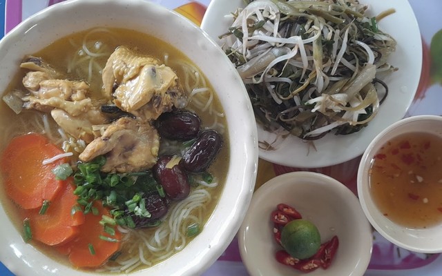 Cơm Gà Dung - Cháo Gà, Bún Gà Táo Đỏ, Bún Cá Miền Tây