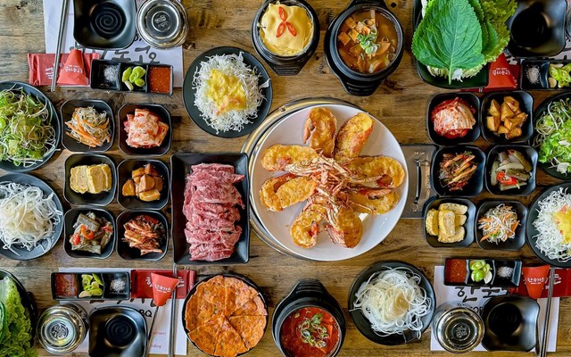 Korean BBQ Restaurant - Nhà hàng Hàn Quốc