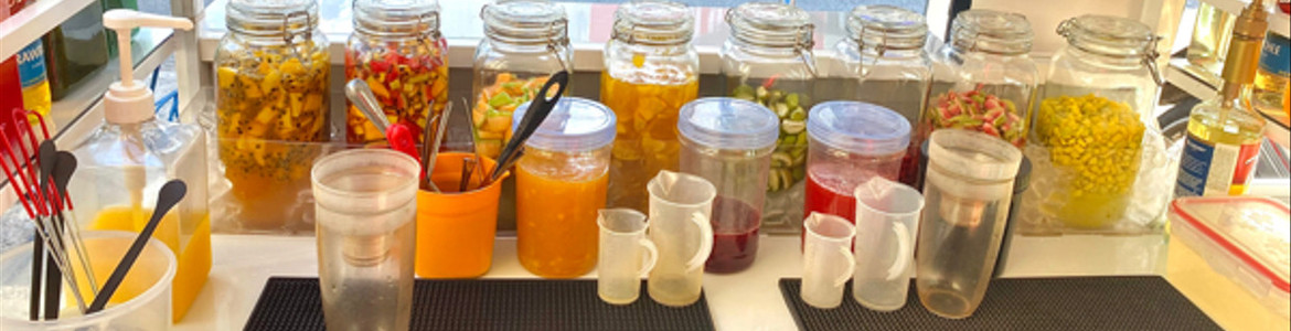 VitaminC - Trà Trái Cây Tươi & Chân Gà Rút Xương Sốt Thái