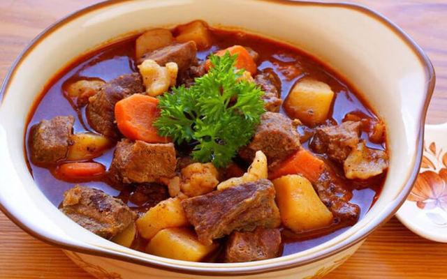 Cari Bò, Gà & Sinh Tố - Mỹ Mỹ