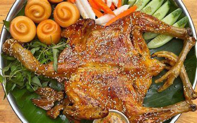 Gà Quay Hiếu Hồng - Gà Nướng Mắm Nhỉ, Cơm Lam & Xôi Đậu