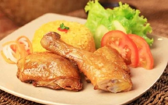 Cơm Gà Xối Mỡ Tâm Loan - Đường Số 6