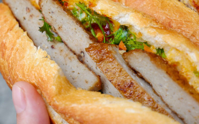 Bánh Mì Miền Trung Linh - Bánh Mì Chả Cá Nha Trang - 86 Thích Quảng Đức