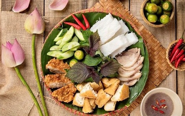 Bún Đậu Mẹt Thằng Cuội - Mì Trộn Và Sốt Thái