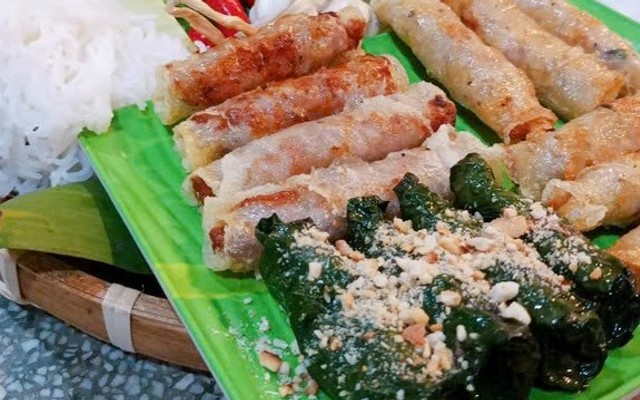 Món Ngon Miền Trung Nhỏ Ơi - Bún Mắm Nêm, Chả Ram & Bánh Xứ Bình Định