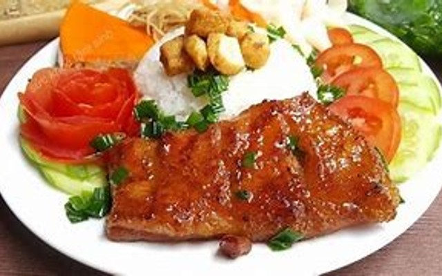 Cơm Tấm, Chả Cá Cuốn Rau Răm & Nước Ép Trái Cây - Quán Cà Rốt